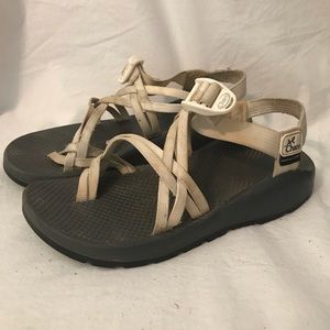 White Chacos | Toe Loop | W9